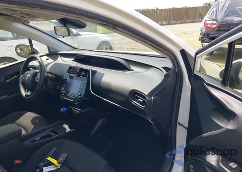 2021 Toyota Prius L Eco z USA, uszkodzony, nr VIN JTDKAMFUXM3151925